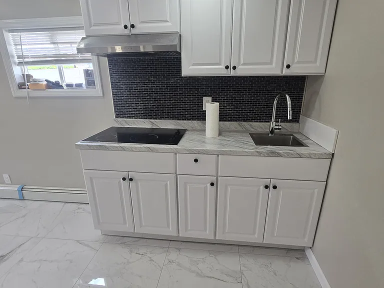 208 Hilltop Dr — Photo 5