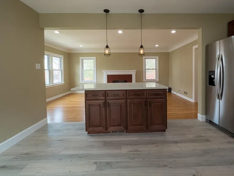 770 N Ash St — Photo 6