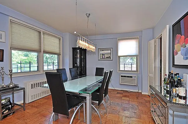 Sold by REMAX Distinguished Homes | media 8