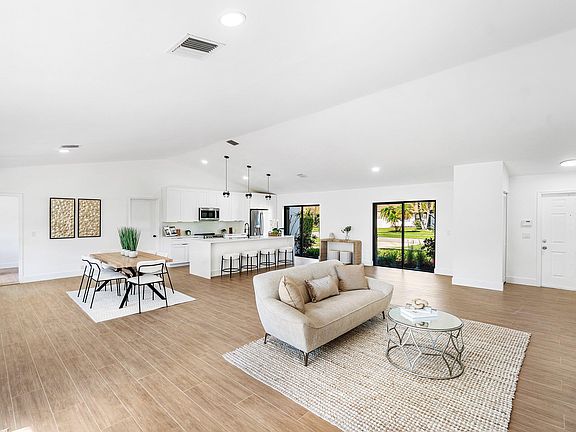5th image of 14888 Sunnyview Lane