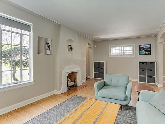 4th image of 7567 Grand Ave