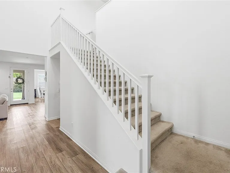 1470 Elliott Ct — Photo 4
