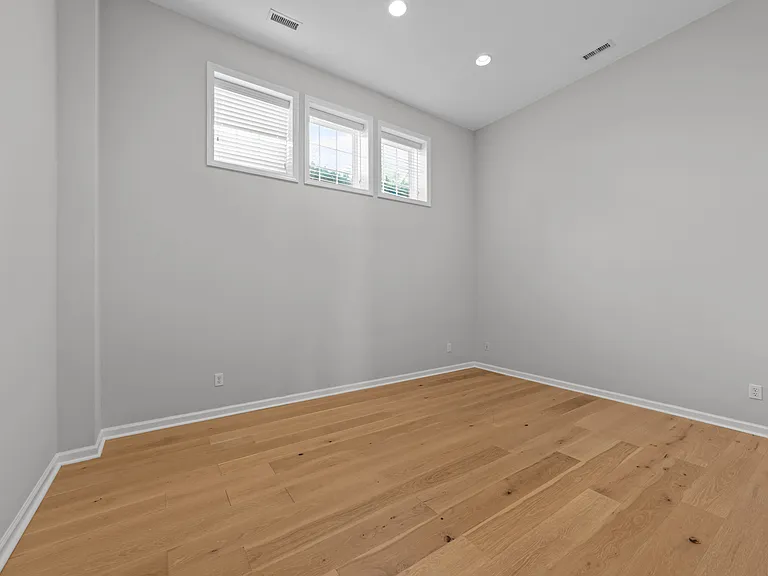 6809 Middleboro Dr — Photo 23