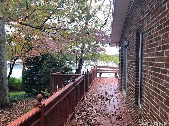 5th image of 3943 Benton Dr