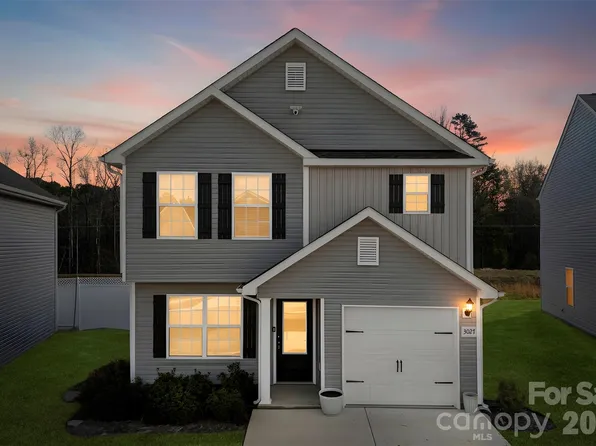 3027 Crescent Lake Ln, Charlotte, NC 28214