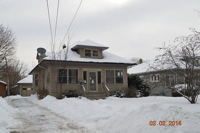 315 Oak St photo 1