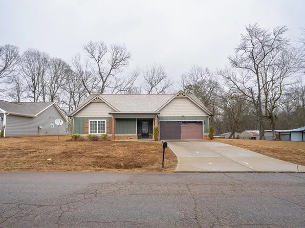 72 S Main St, Maysville, GA 30558