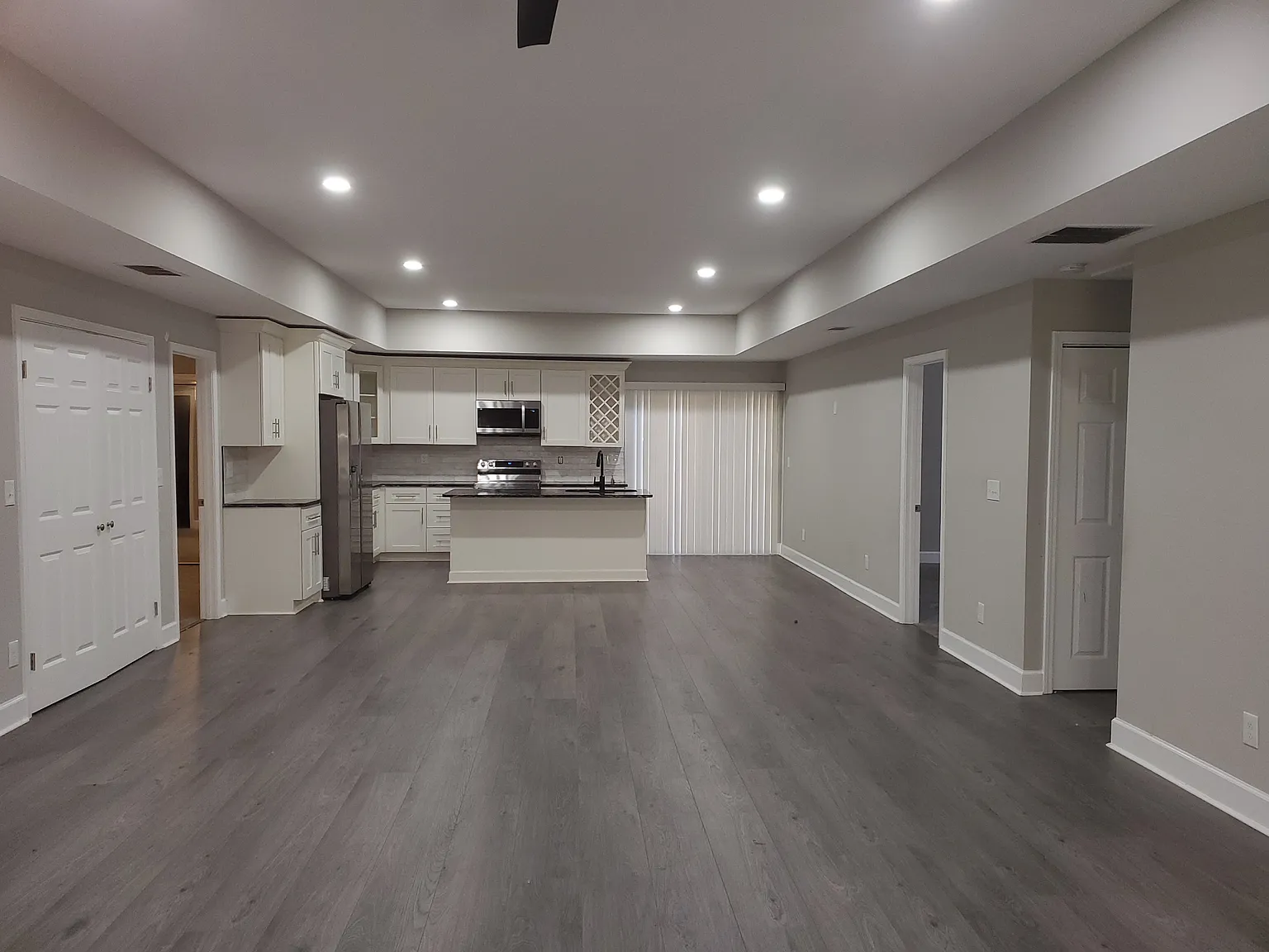 4 bed, 2000 sqft, $2,350 — Photo 1