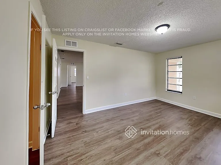 1904 SW 96th Ave — Photo 13