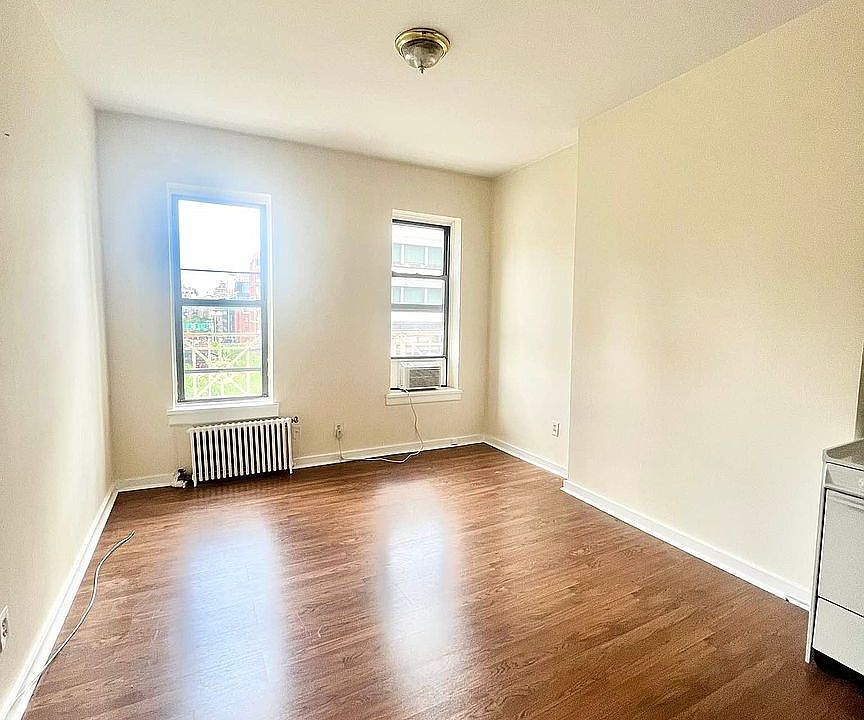 1st image of 318 E 59th St #4
