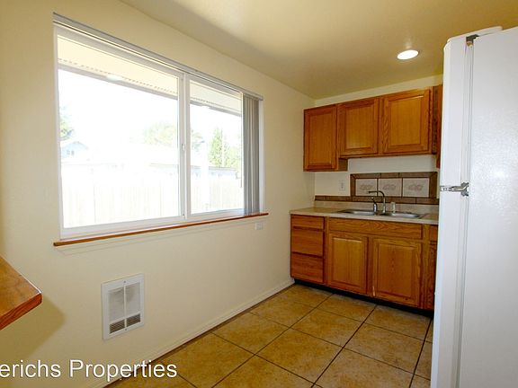 3rd image of 3704 S Gunnison St #5205160