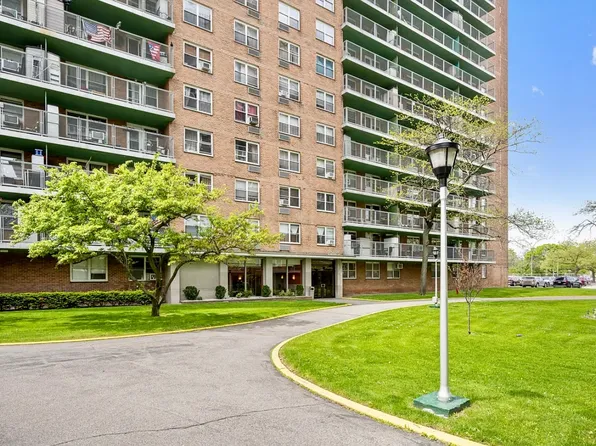 1935 Shore Parkway 1F image 3 of 20