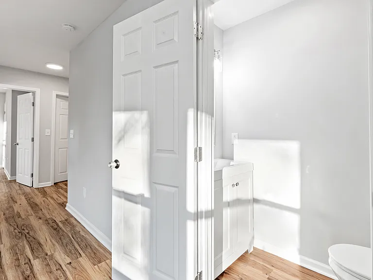 2127 Garfield Ave — Photo 8