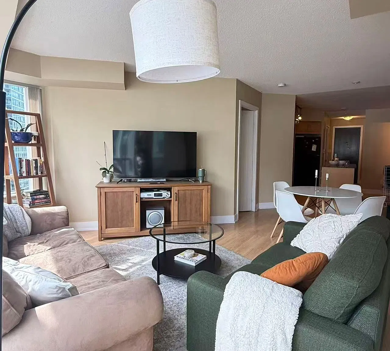2 bed, $3,350 — Photo 1