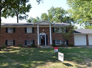 835 Beechwood Dr, Sellersburg, IN 47172