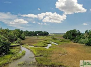 5 Commodore Ct, Savannah, GA 31410