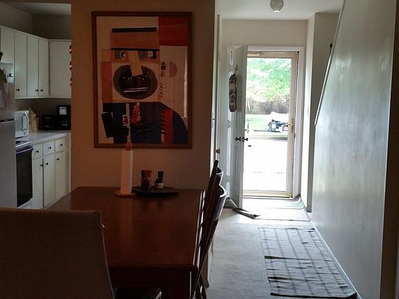 4th image of 2902 Charles St