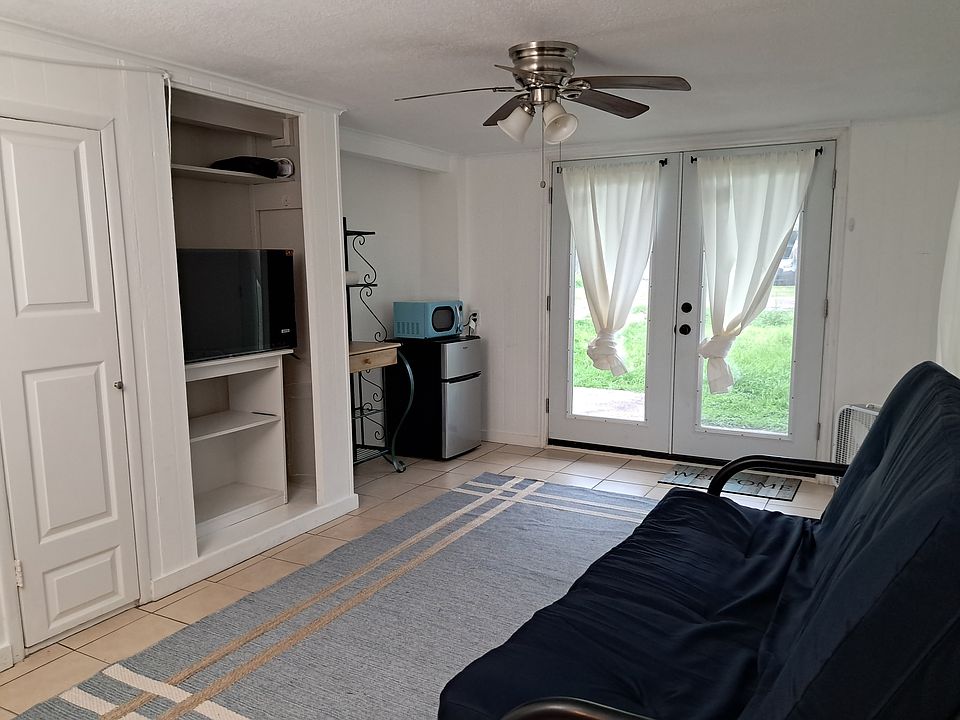 2nd image of 4513 County Road 459c