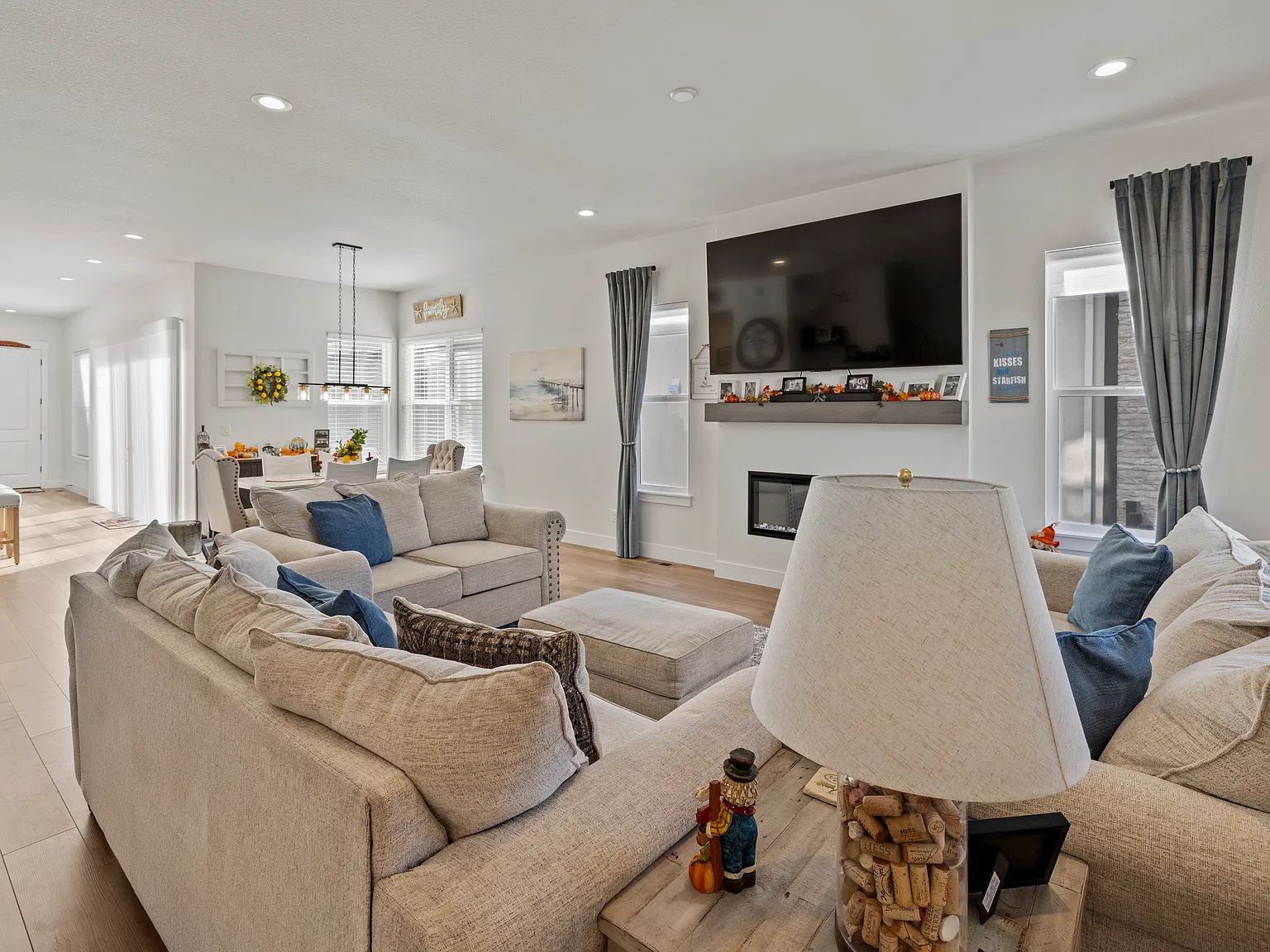 3 bed, 3184 sqft, $2,900 — Photo 4
