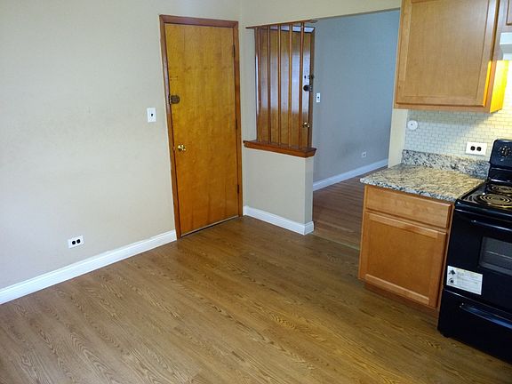 4th image of 3111 Elm St APT D