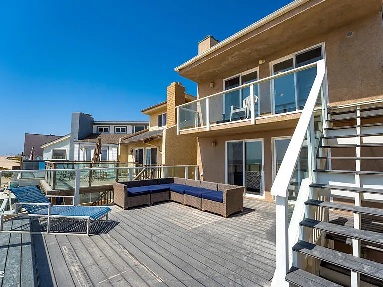 305 Ocean Dr — Photo 23
