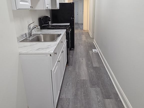 3rd image of 1517 N Fulton Ave