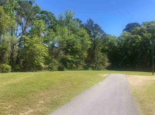 165 Red Bird Rd, Quincy, FL 32352