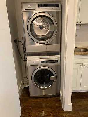 Rented by Compass | media 23