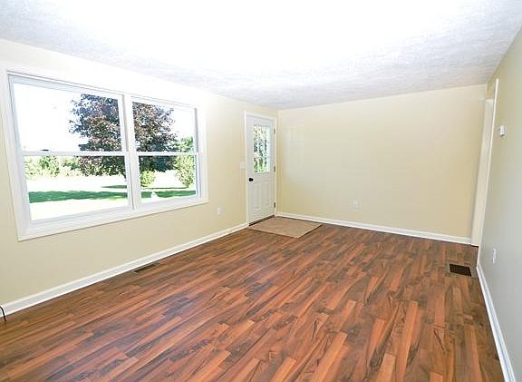 3rd image of 5693 Buerman Rd