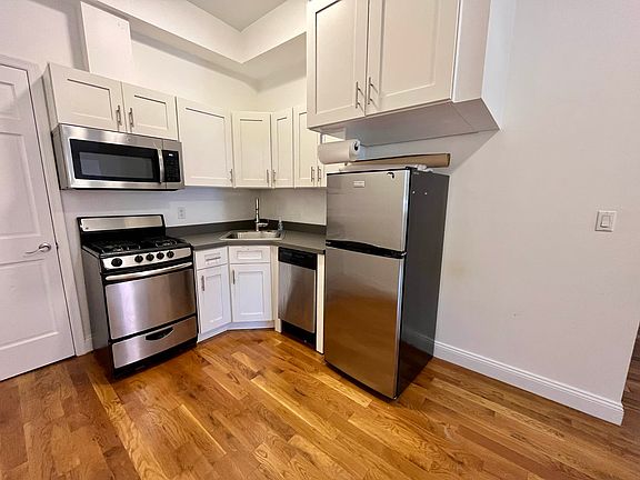 3rd image of 287 Wyckoff Ave #5H