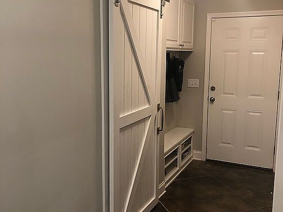 Mud entrance and pantry 