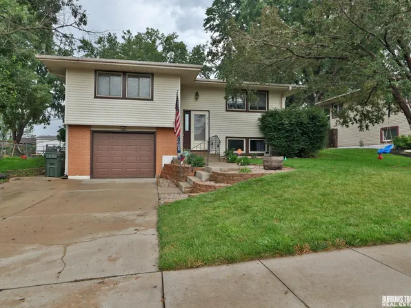 8124 Sanborn Dr, Lincoln, NE 68505