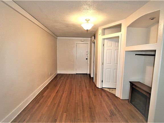 3rd image of 1115 N Logan St APT 109