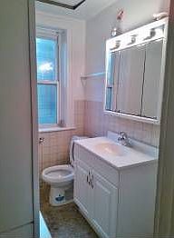 4th image of 1738 W Touhy Ave APT 1E