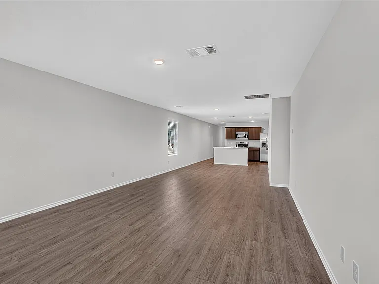 1128 Northfield Dr — Photo 3