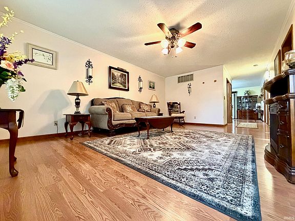 4th image of 1726 Windwood Dr