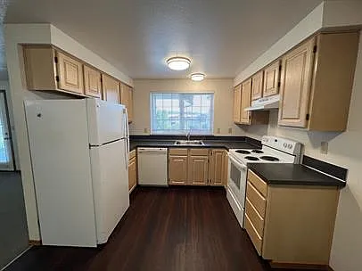 514 Maple Ave #101 — Photo 6