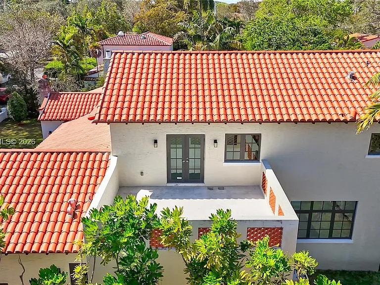 519 Alhambra Cir — Photo 51