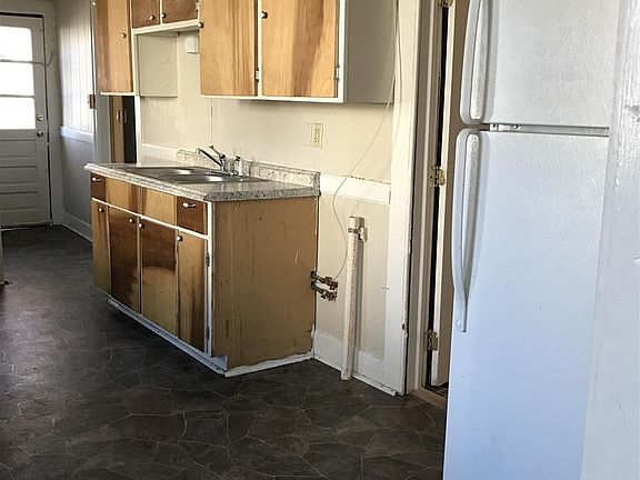 4th image of 338 Milton Ave