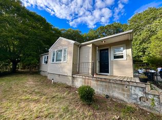 60 Fort Shantok Rd, Uncasville, CT 06382