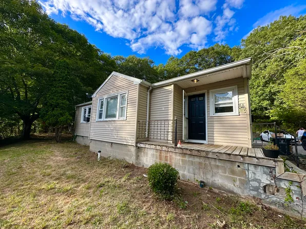 60 Fort Shantok Road, Montville, CT 06382