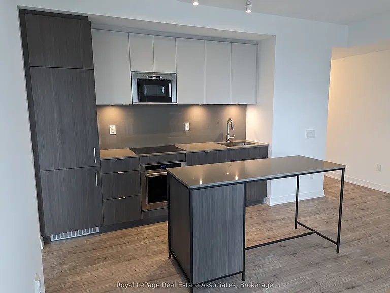 215 Lakeshore Rd W #447 — Photo 1