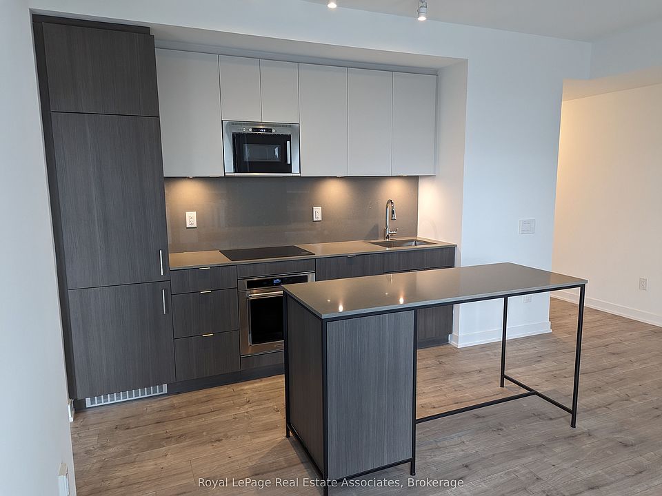 1st image of 215 Lakeshore Rd W #447