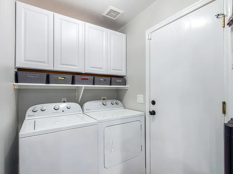 3237 E San Remo Ave — Photo 16