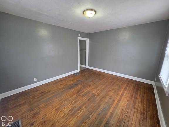 3rd image of 815-821 E 19th St