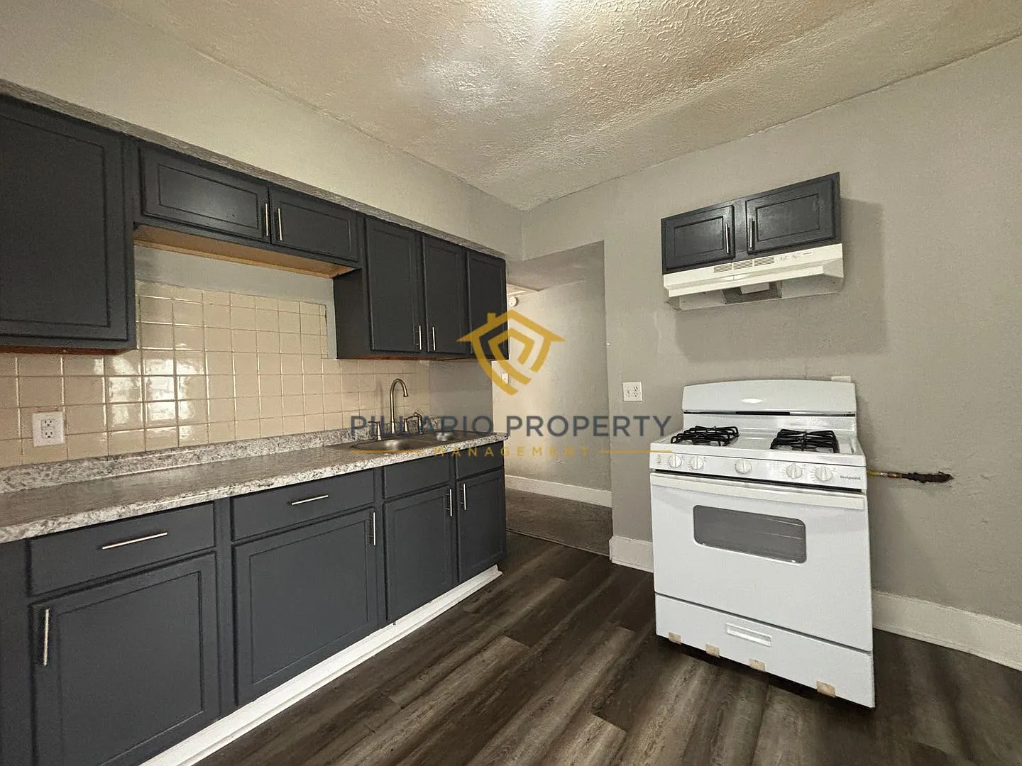 229-231 N Jefferson Ave — Photo 3