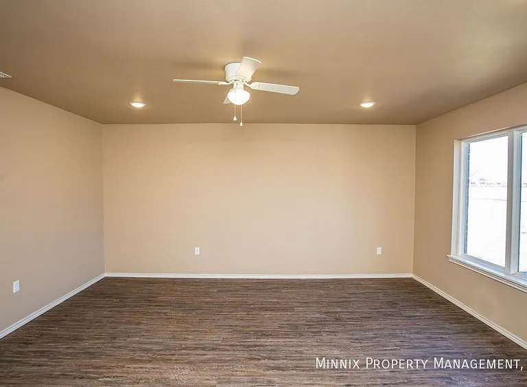 2508 N Avenue P — Photo 10