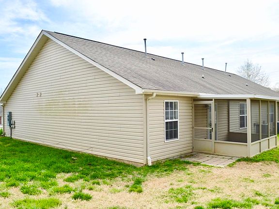 4th image of 5849 Metropolitan Way