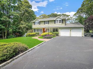 20 Penelope Dr, East Setauket, NY 11733