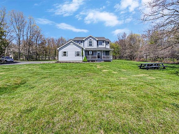 5th image of 306 Valley View Dr